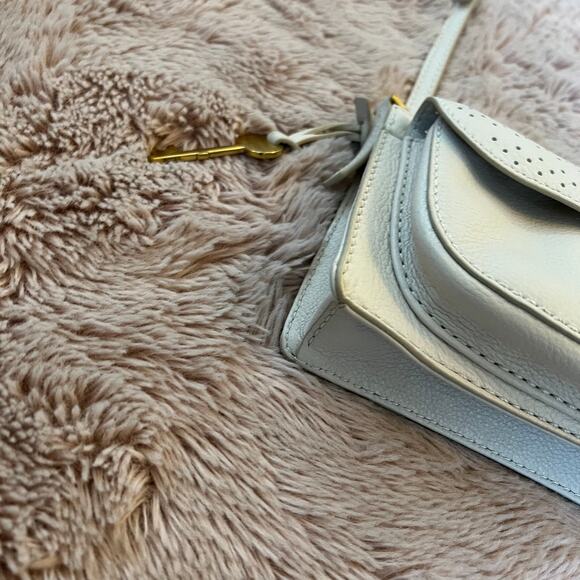 Fossil Vanilla Cream 'Ryder' Small Leather Crossbody Purse with Front Snap - Picture 6 of 16